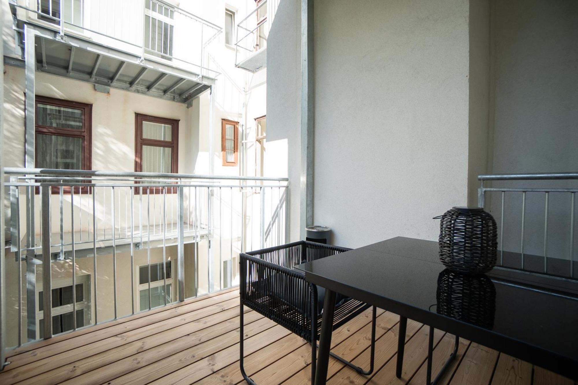 Modern With A Balcony Near Belvedere Wien